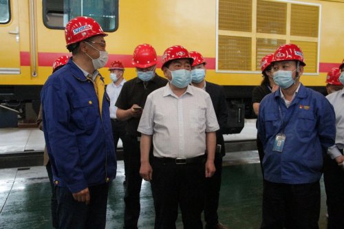 襄阳市副市长李德璋一行莅临众博买球_众博买球重工开展工业企业调研工作